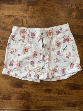 American Eagle Outfitters, Floral Print White Denim Women's Shorts, Size 8